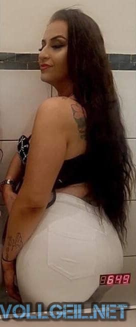 geiler Frauenarsch aus Frankfurt