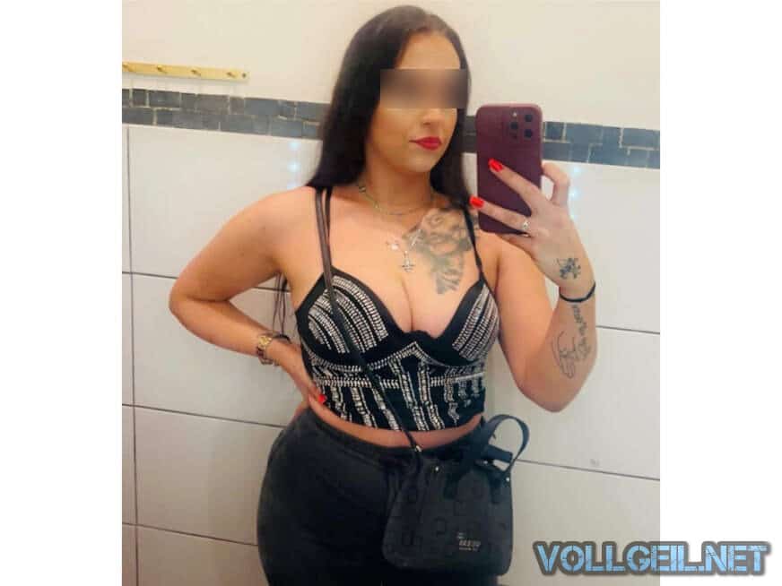 mollig und geile versaute Dame aus Frankfurt